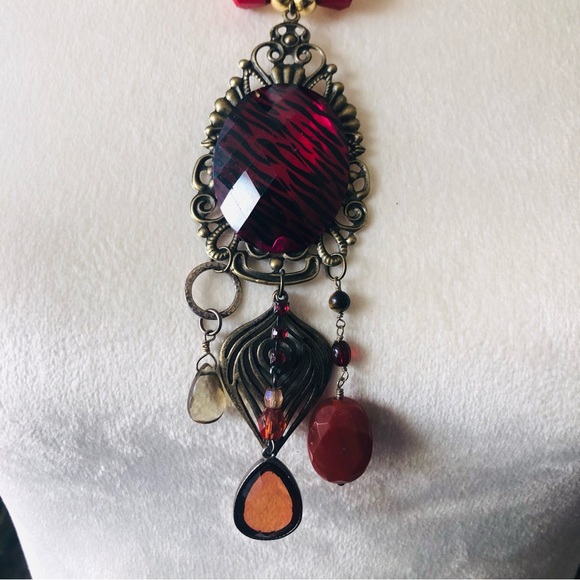 Handcrafted repurpose red filigree cameo gem Czech glass Pearl toggle necklace - Picture 7 of 9